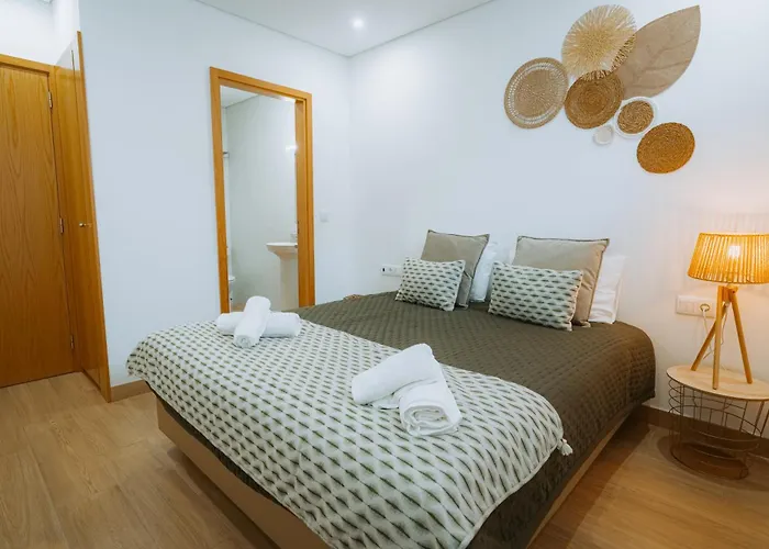 Konukevi Estacao Do Parque 3*